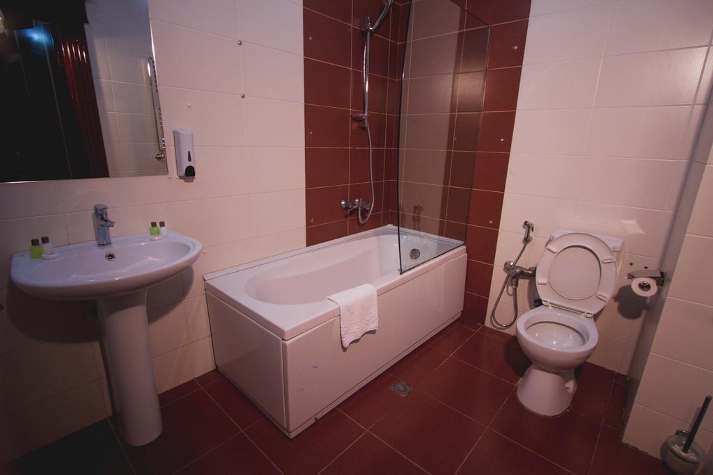 Baku Inn Hotel エクステリア 写真