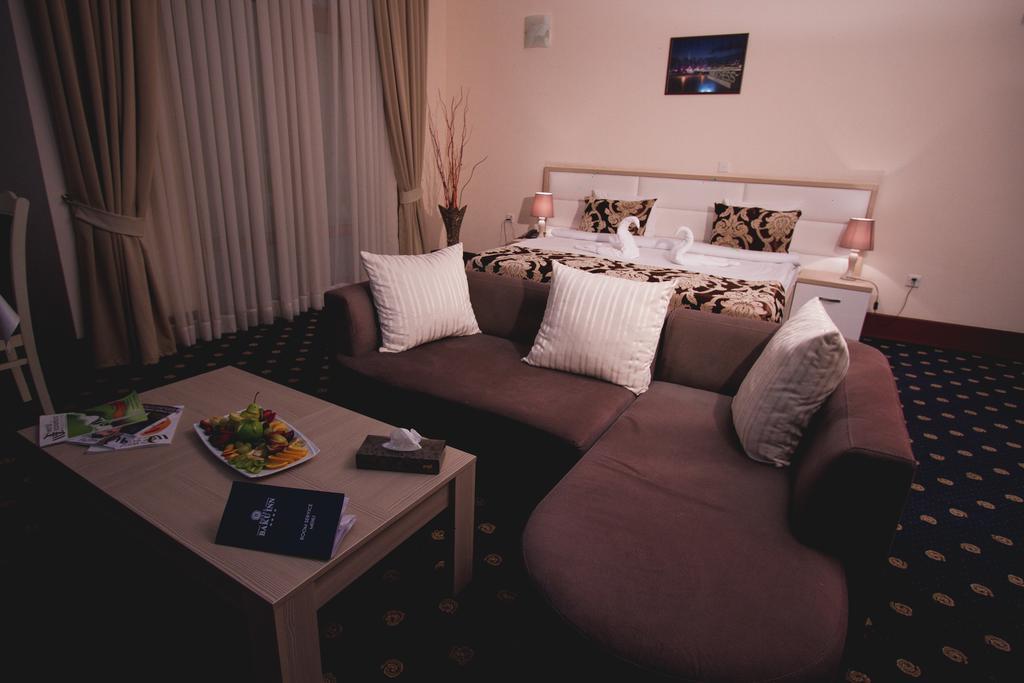 Baku Inn Hotel エクステリア 写真