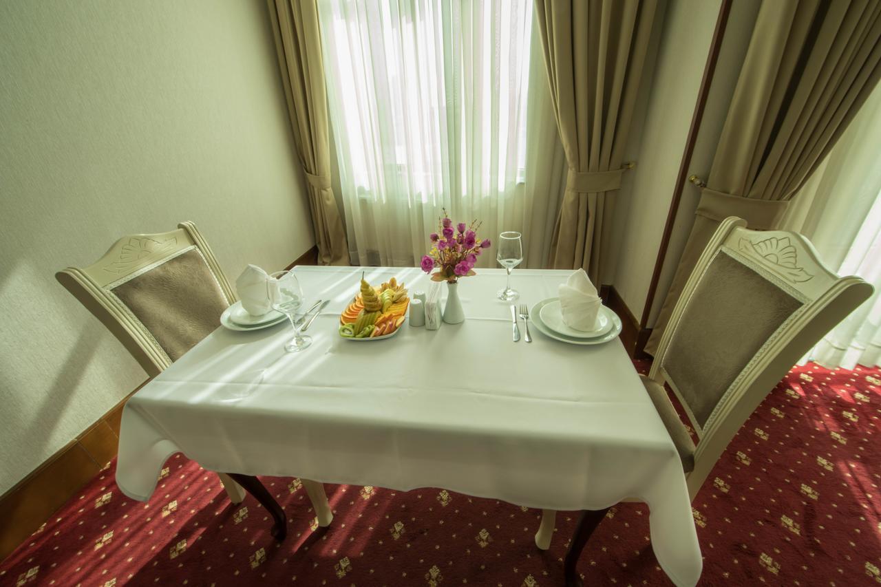 Baku Inn Hotel エクステリア 写真